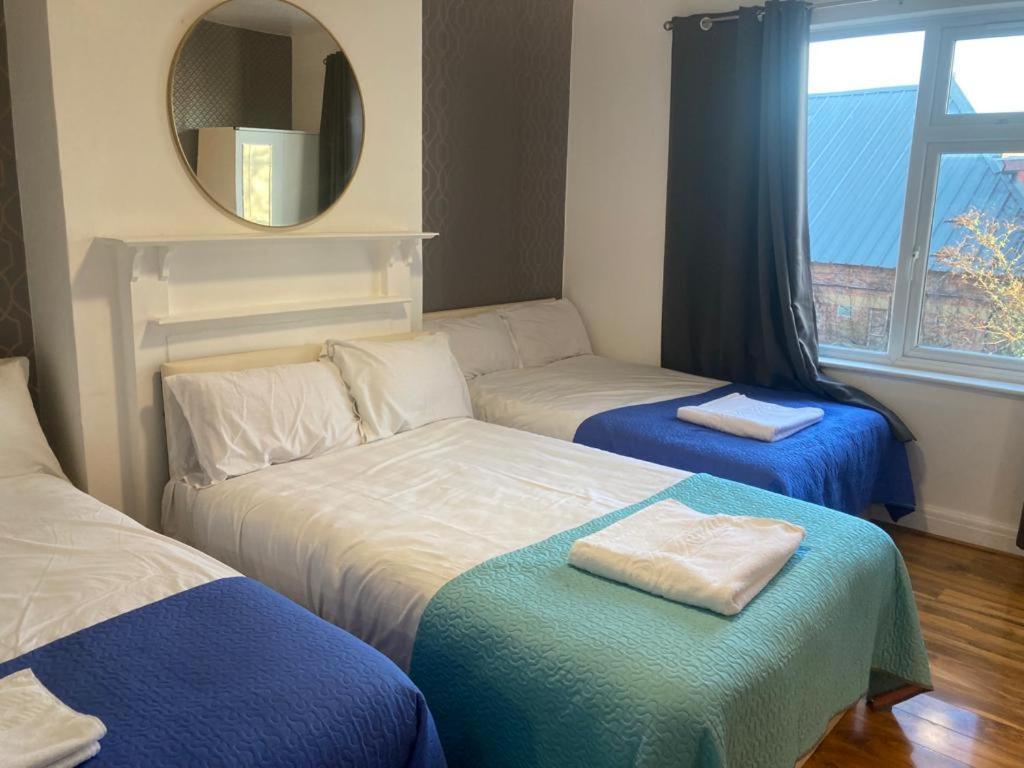 Twin Towerd Hotel London Bagian luar foto